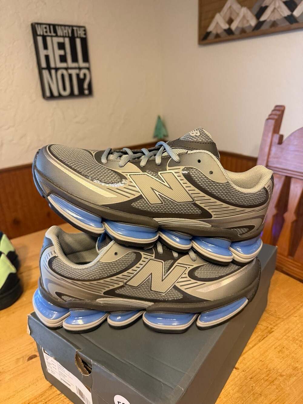 New Balance 2000 Size 10 Grey Blue Running Shoes